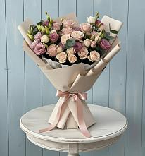 Букет цветов из:  Розы и Лизиантусы в Липках
