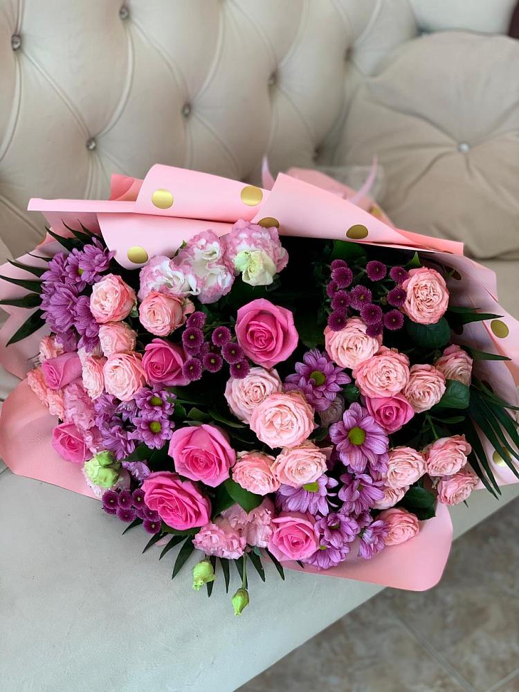 Букет цветов из: Хризантемы, Розы и Лизиантусы в Липках