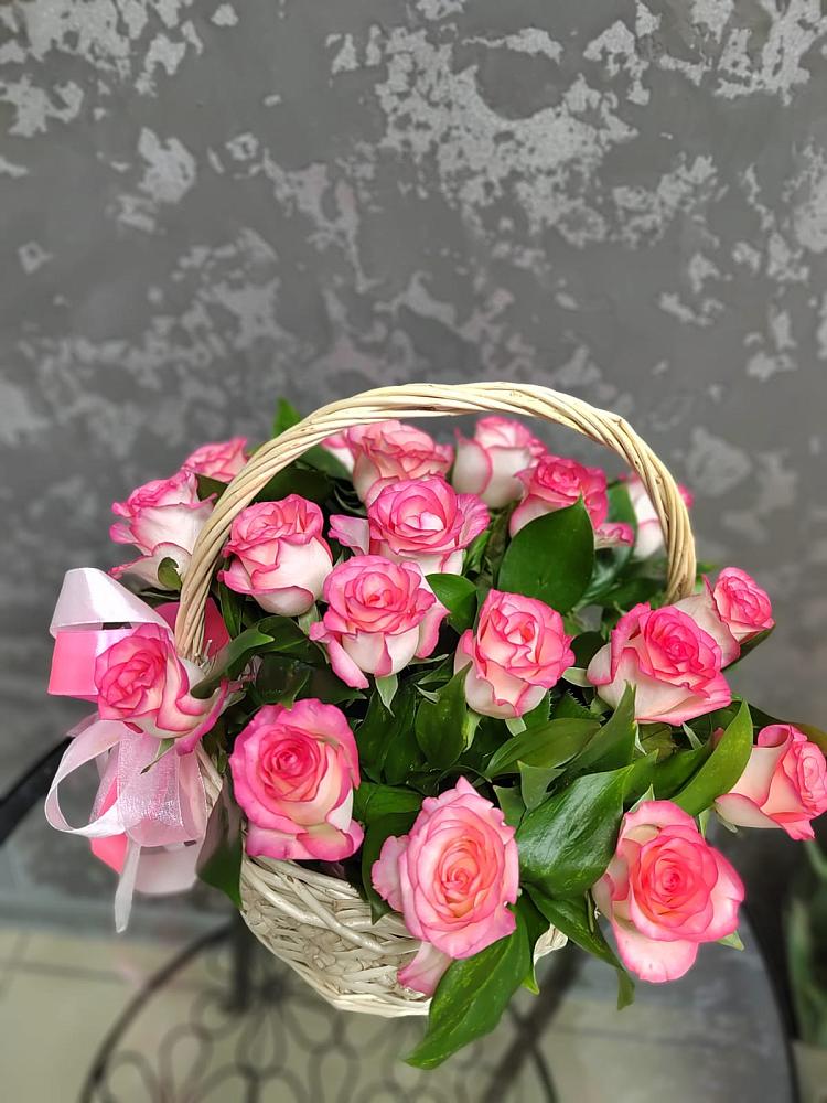 Цветочная композиция из Розы в корзине в Липках