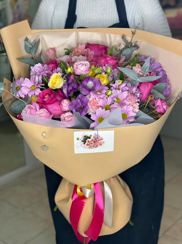 Букет цветов из: Хризантемы, Гвоздики и Альстромерии в Липках