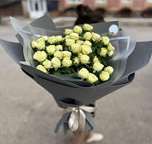 Букет Белые кустовые розы Солинеро в Липках