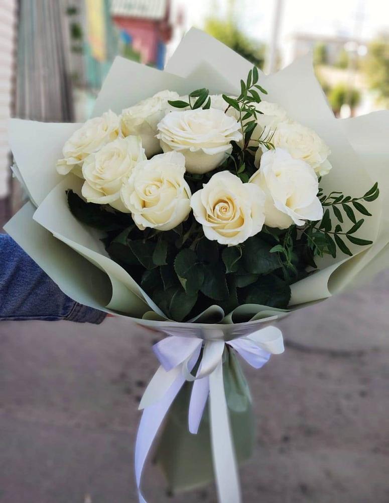 Букет Белые розы Проуд в Липках