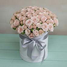 Цветочная композиция из Розы в шляпной коробке в Липках