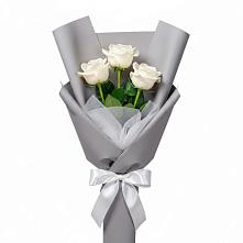 Букет 3 белые розы в Липках