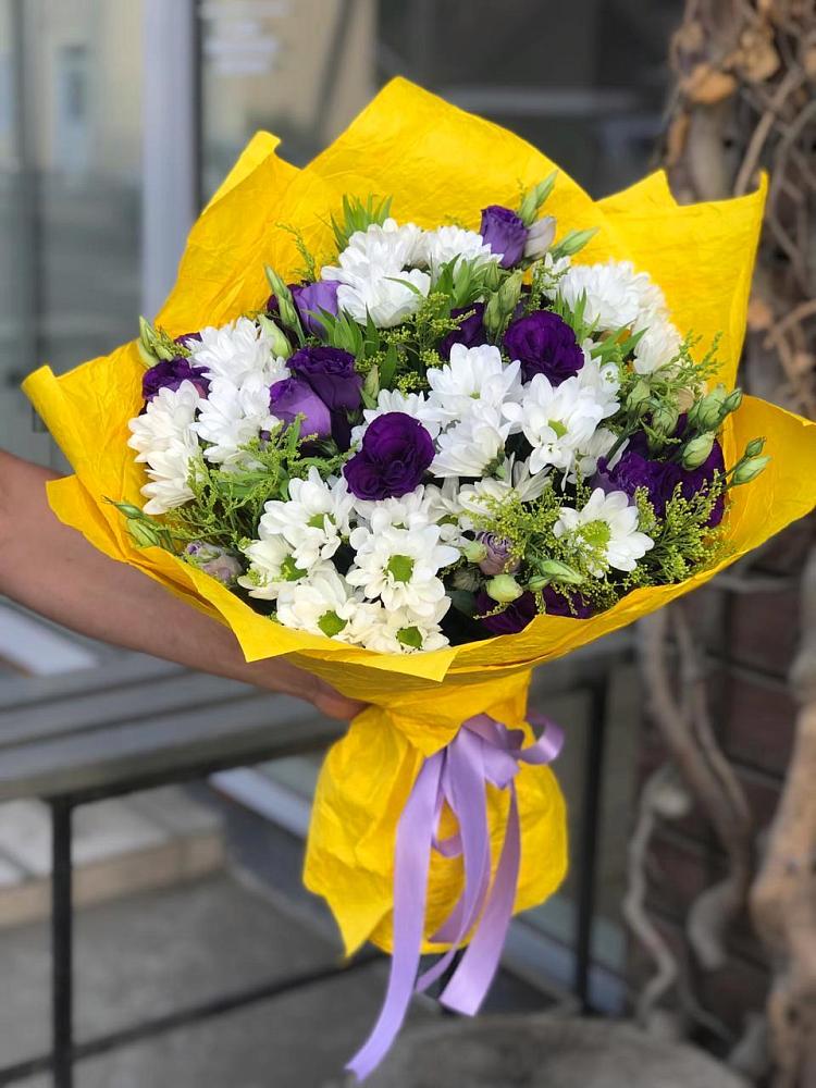 Букет цветов из: Ирисы, Хризантемы и Ромашки в Липках