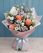 Букет цветов из:  Лизиантусы, Розы, Альстромерии и Гипсофила в Липках