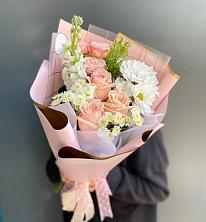 Букет цветов из:  Хризантемы и Розы в Липках