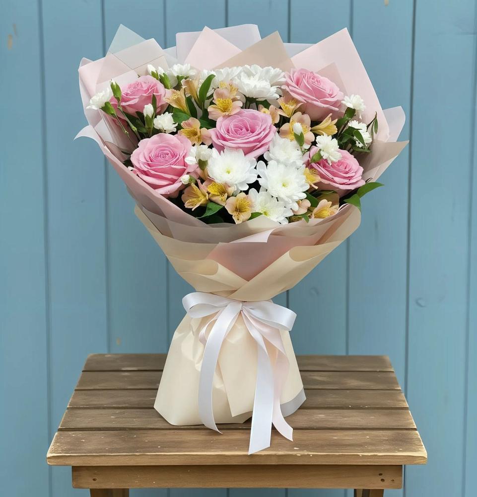 Букет цветов из: Гвоздики, Орхидеи и Розы в Липках