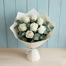 Букет Белые розы в Эвкалипте в Липках