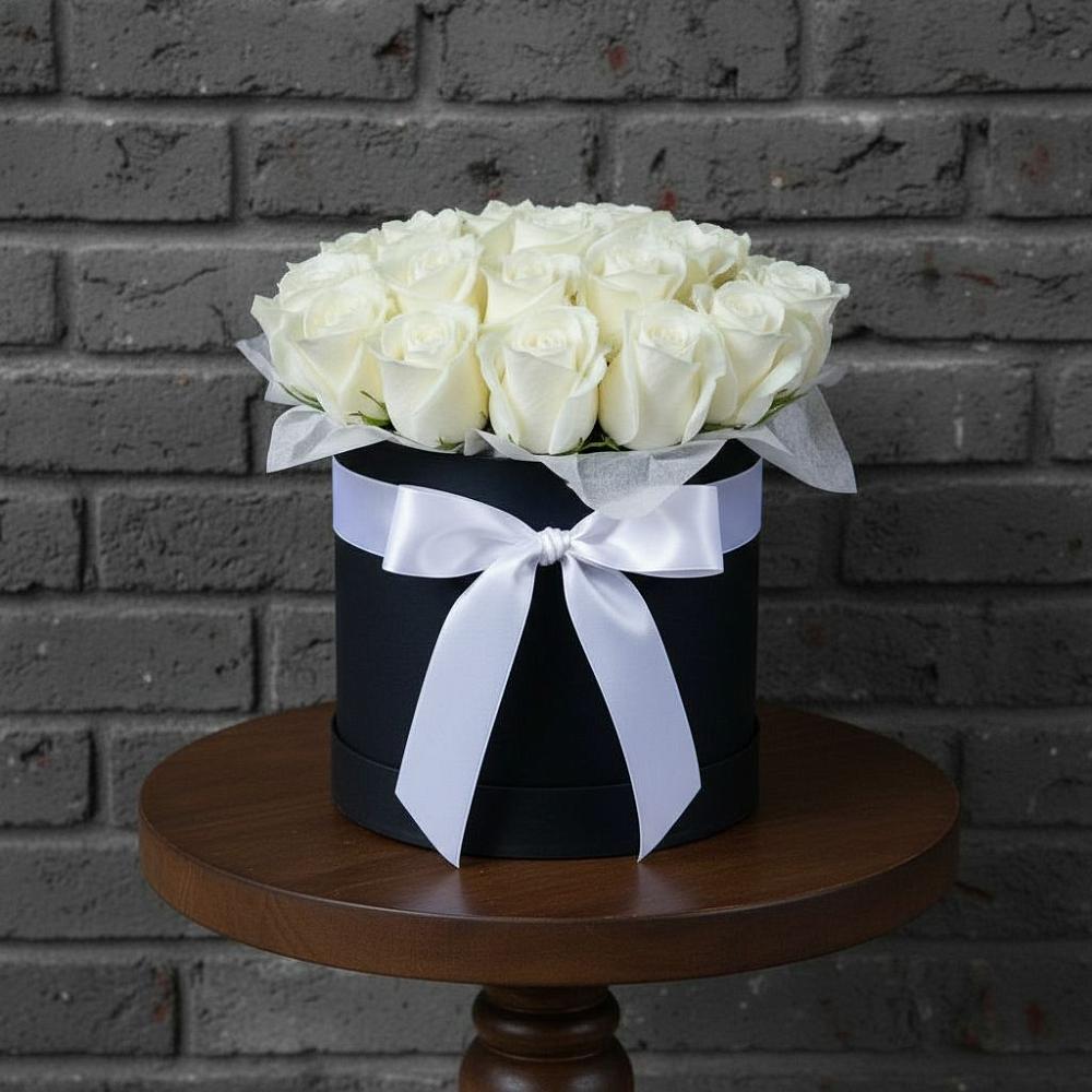 Цветочная композиция из Розы в шляпной коробке в Липках