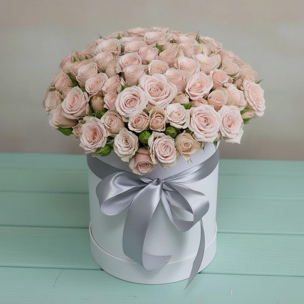 Цветочная композиция из Розы в шляпной коробке в Липках